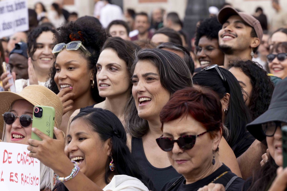 manuelabergerot's tweet image. Ayer en la convocatoria de los colectivos antirracistas en la Puerta del Sol.
Contra la violencia de extrema derecha en Torre Pacheco y Alcalá de Henares.
Por un Madrid que les plante cara.