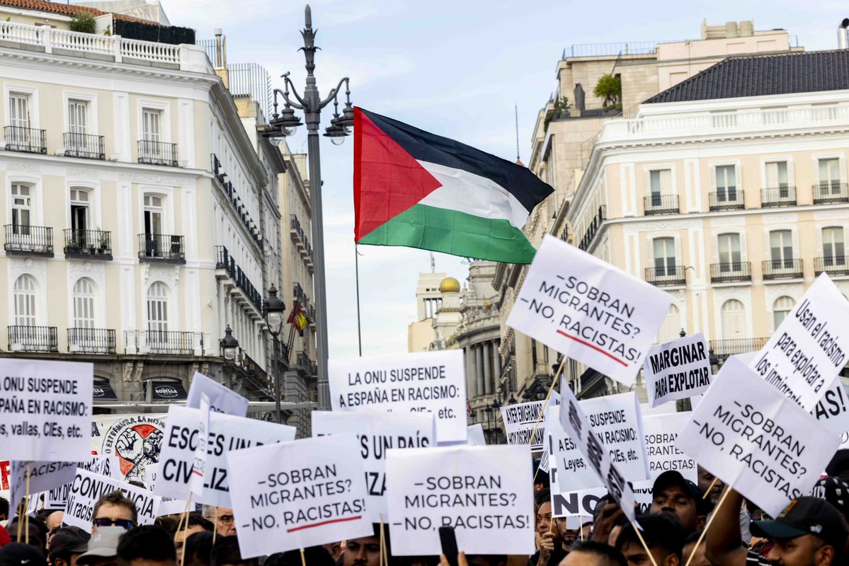 manuelabergerot's tweet image. Ayer en la convocatoria de los colectivos antirracistas en la Puerta del Sol.
Contra la violencia de extrema derecha en Torre Pacheco y Alcalá de Henares.
Por un Madrid que les plante cara.