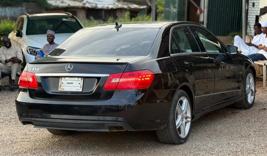 Distress! Neatly used 2011 E350 for just 8m