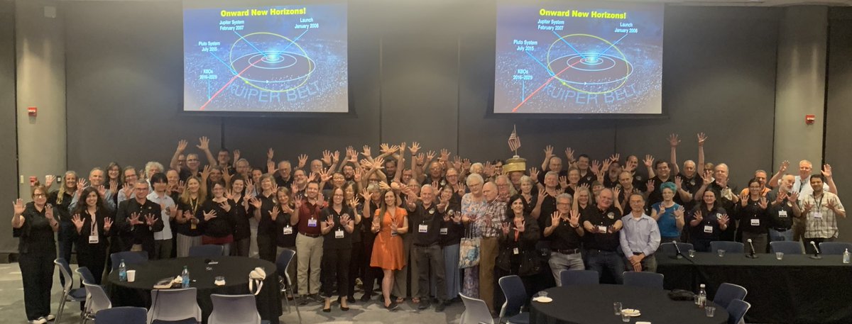 AlanStern's tweet image. Phenomenal week last wk at @JHUAPL for a conference reviewing progress made understanding Pluto & all its moons since the 2015 #NASA New Horizons flyby of Pluto, & celebrating the flyby with colleagues & with the mission team. There is no substitute for spacecraft exploration!