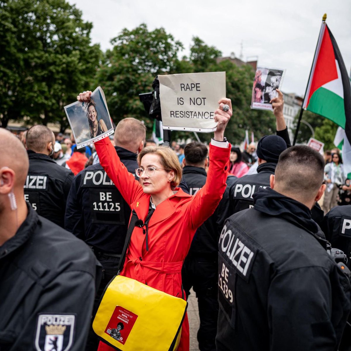 Jane Pounder (@pounderjane1) on Twitter photo It’s so strange that the ‘Palestinian’ supporters tell us that they are peaceful and yet Karoline, who stands in silence, has to be protected by police. I wonder why that is? 😏
<a href="/PreislerKa/">Karoline Preisler</a>
💙Queen xxxxx It’s so strange that the ‘Palestinian’ supporters tell us that they are peaceful and yet Karoline, who stands in silence, has to be protected by police. I wonder why that is? 😏
<a href="/PreislerKa/">Karoline Preisler</a>
💙Queen xxxxx