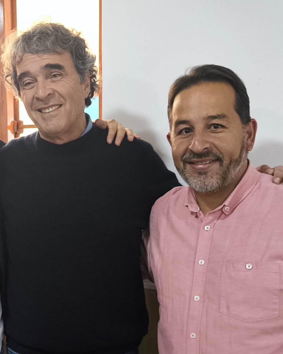 Un líder que no se vende ni se compra. <a href="/sergio_fajardo/">Sergio Fajardo</a> gobierna con ética, no con favores. #AdelanteConFajardo