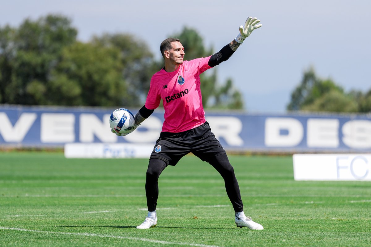 Apaixonado pelo processo! Atraímos o que vibramos!
💆🏻‍♂️🧠💙 P R E ➖S E A S O N 💨🔛🔋

#JC24 #FCPorto #NGASoccer #SeguimosJuntos