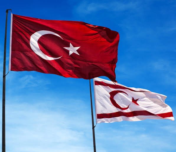 Kuzey Kıbrıs, Türk milletinin ayrılmaz bir parçasıdır. 20 Temmuz 1974 tarihinde başlatılan özgürlük mücadelesiyle, topraklarımızda bağımsızlık bayrağını dalgalandırarak zaferimizi ilan etmemizin üzerinden tam 51 yıl geçti. Bu anlamlı süreçte, tarihimize şan ve zafer dolu bir