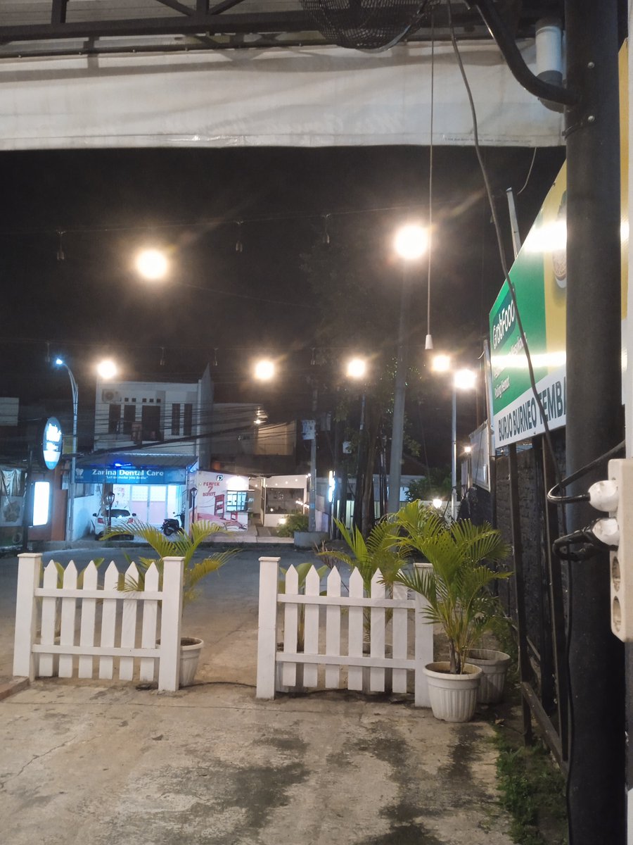 Udh pernah belum kalo pergi main kmn2 sndirian? Hehe rasain deh klo gk dikira org kesepian ya dikira gk pnya pcr wkwk, etdahh nasib kmn2 sndiri ya gini yak😂
#gaysemarang