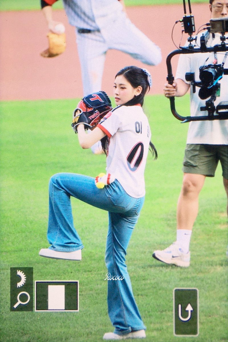 rococo_yh's tweet image. 250720 승요❤️‍🔥⚾️
#BabyDONTCry #베이비돈크라이 #Yihyun #이현