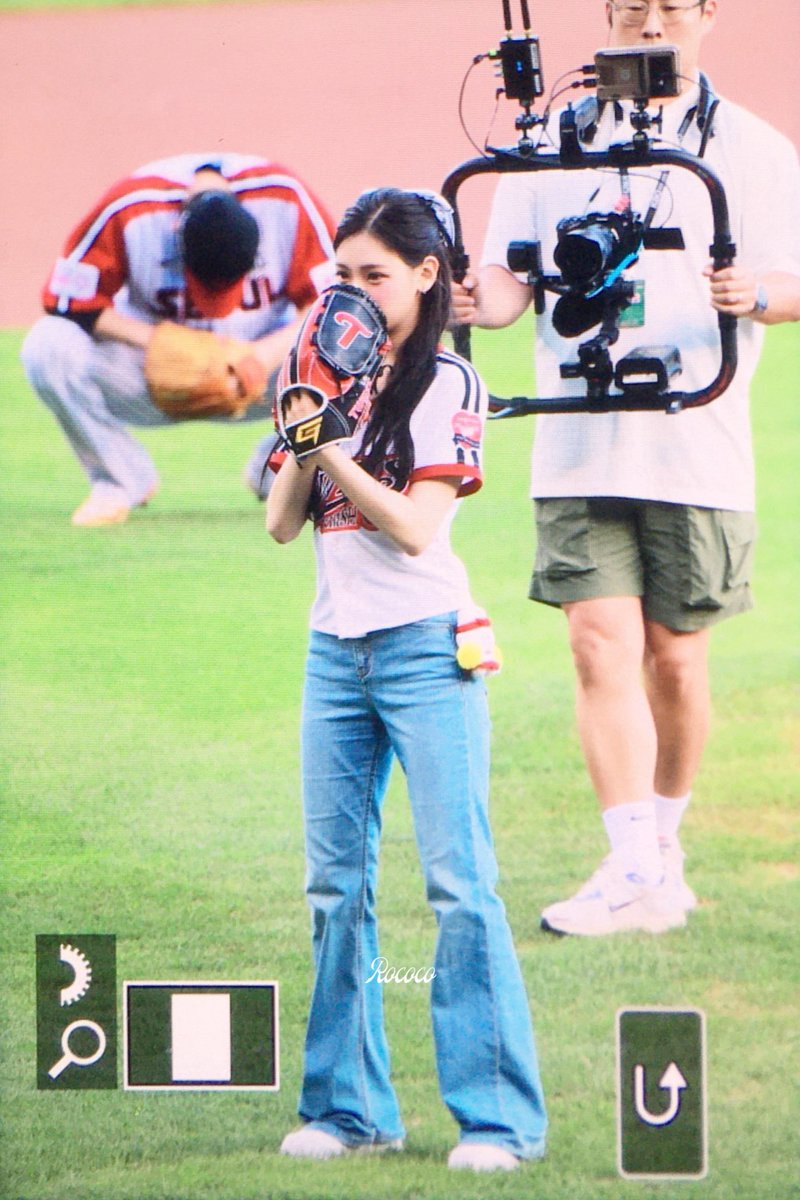 rococo_yh's tweet image. 250720 승요❤️‍🔥⚾️
#BabyDONTCry #베이비돈크라이 #Yihyun #이현