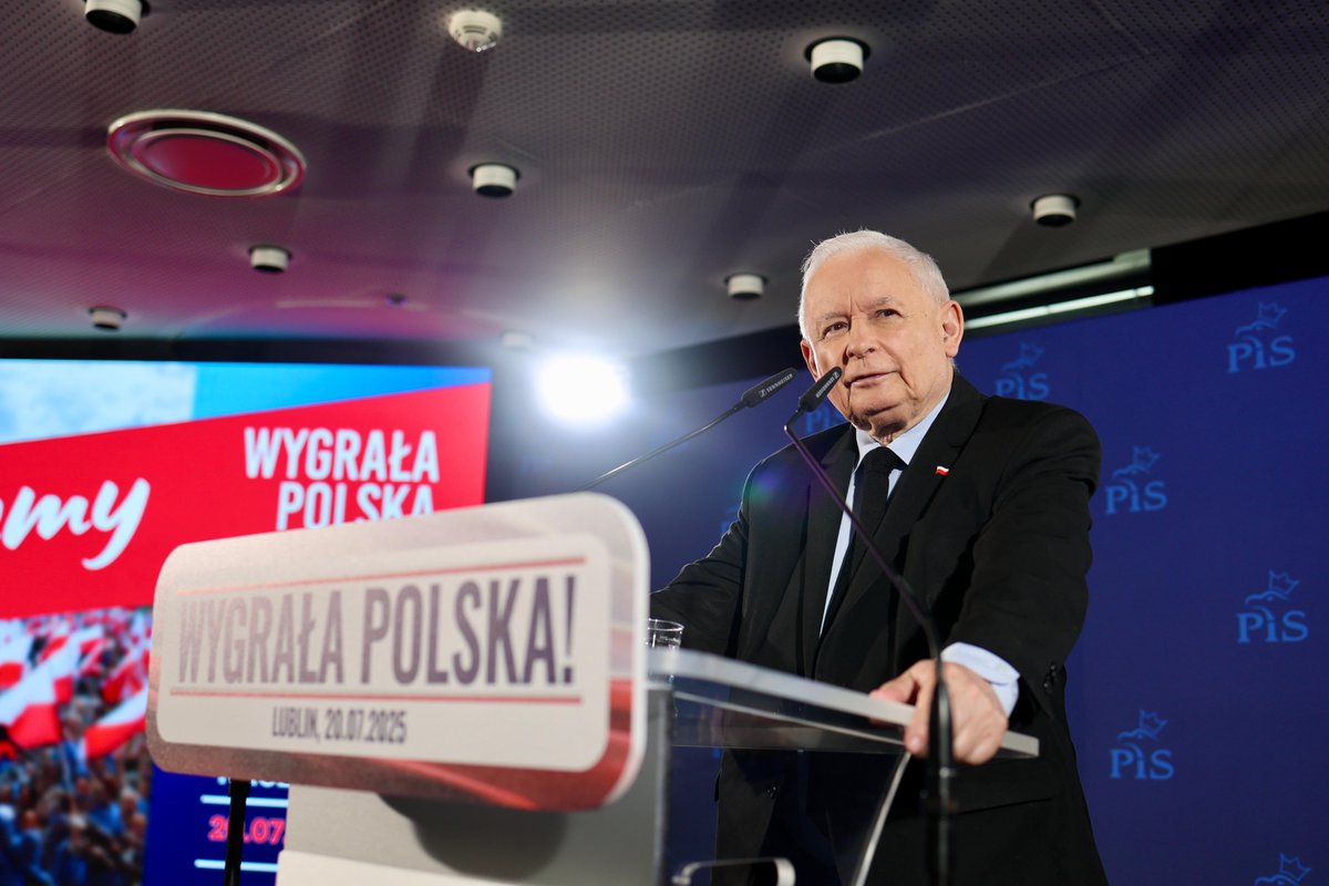 Prawo i Sprawiedliwość (@pisorgpl) on Twitter photo 💬 Prezes PiS J. Kaczyński <a href="/OficjalnyJK/">Jarosław Kaczyński</a>: 6 sierpnia - dzień zaprzysiężenia - mogłoby się wydawać, że wszystkie sprawy zostały wyjaśnione, ale oni kombinują dalej. Dlatego obecność tego dnia jest ogromnie ważna i to jest zadanie na dziś. Trzeba być tego dnia w Warszawie. Ten 💬 Prezes PiS J. Kaczyński <a href="/OficjalnyJK/">Jarosław Kaczyński</a>: 6 sierpnia - dzień zaprzysiężenia - mogłoby się wydawać, że wszystkie sprawy zostały wyjaśnione, ale oni kombinują dalej. Dlatego obecność tego dnia jest ogromnie ważna i to jest zadanie na dziś. Trzeba być tego dnia w Warszawie. Ten