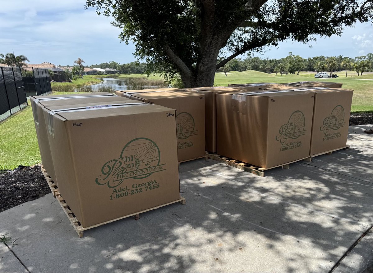 TloweTgrass's tweet image. All the planning and prepping is over, now the fun begins. "Keep them wet as rice paddies". Excellent advice from a man who's seen a few grow-ins, in his time @Bvallison.