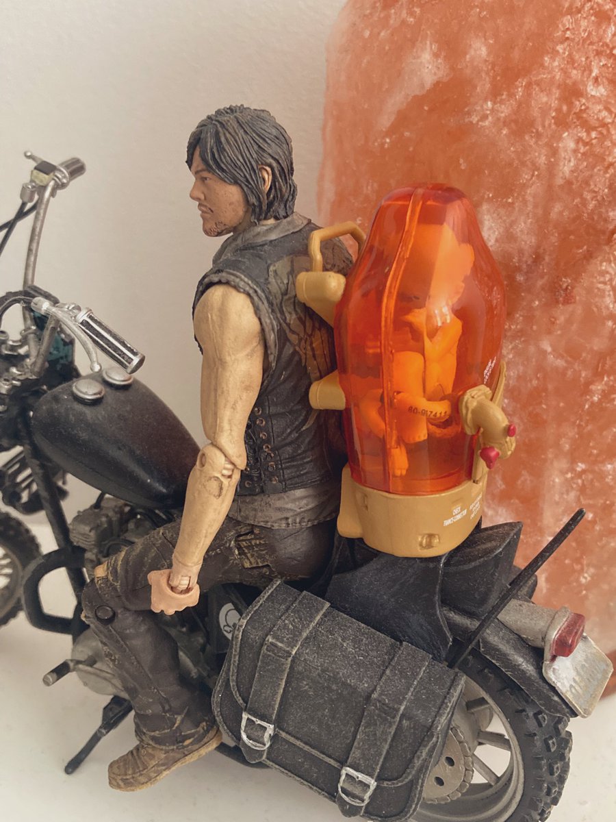 koytix's tweet photo. Baby on board or something  
#deathstranding2 #thewalkingdead #normanreedus https://t.co/ooyzzRwvo0