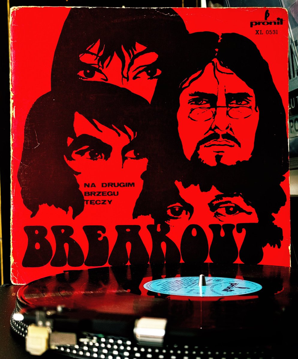 DzielakD's tweet photo. Co to była za kapela! 😱
Minęło ponad pół wieku, a słucha się z przyjemnością, a nie tylko zgredowską nostalgią☝️
#Breakout #NaDrugimBrzeguTęczy #mono #DobreBoPolskie 
#vinyl #firstpress 
-
https://t.co/z9BERxm4nO https://t.co/61c2in0020