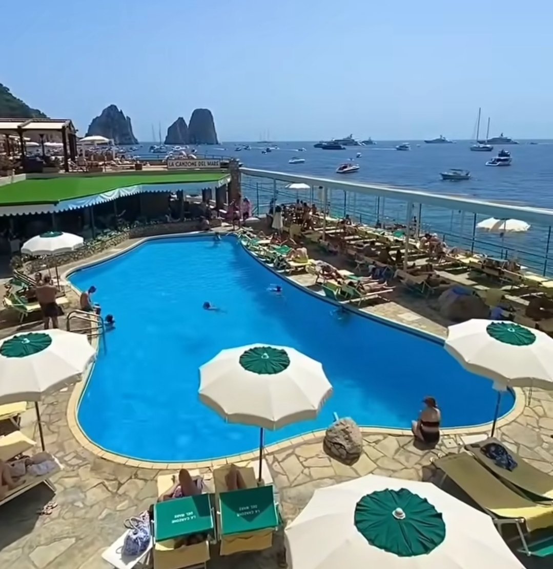 marabutterfly's tweet image. I weekend a #Capri ormai sono un rito ❤