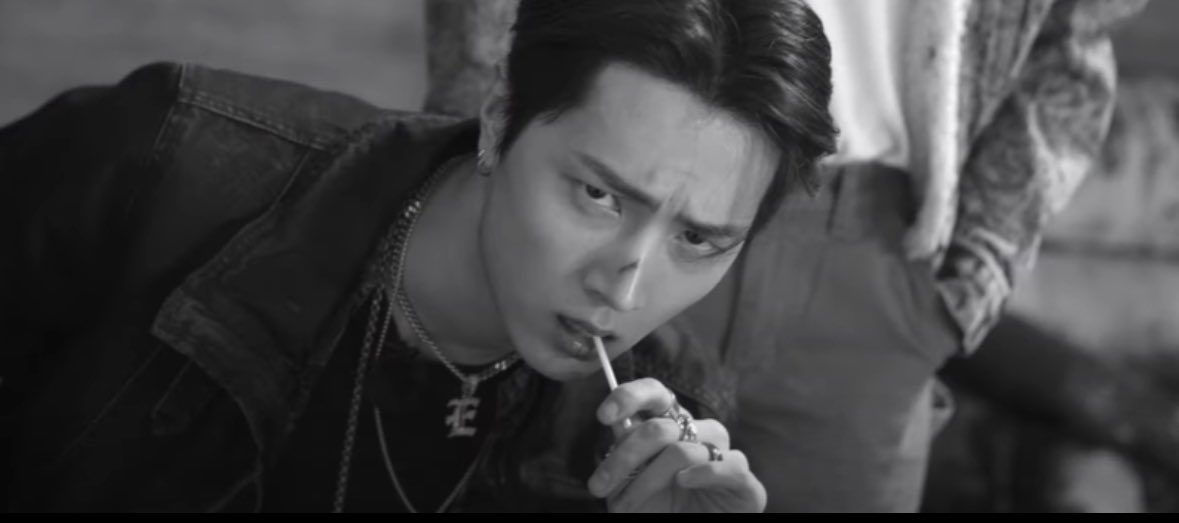 heesojkitty's tweet image. I will never get over this jay