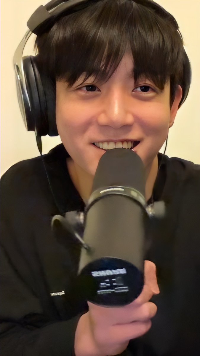 boraboravie's tweet photo. [HD] 250720 JUNGKOOK WEVERSE LIVE 💜

— A THREAD — https://t.co/5uN6uwrZb6
