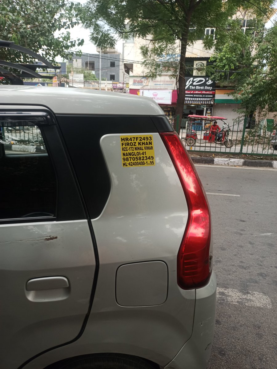 rajput2051's tweet image. 🚨@Uber_India Today I witnessed an Uber driver rash driving with apassenger, dangerously overtaking an auto. When questioned, he abused the auto driver &amp;amp; me, even hit the auto. No uniform, no manners. I have his photo &amp;amp; car pic. Please take strict action! #UberIndia @dtptraffic
