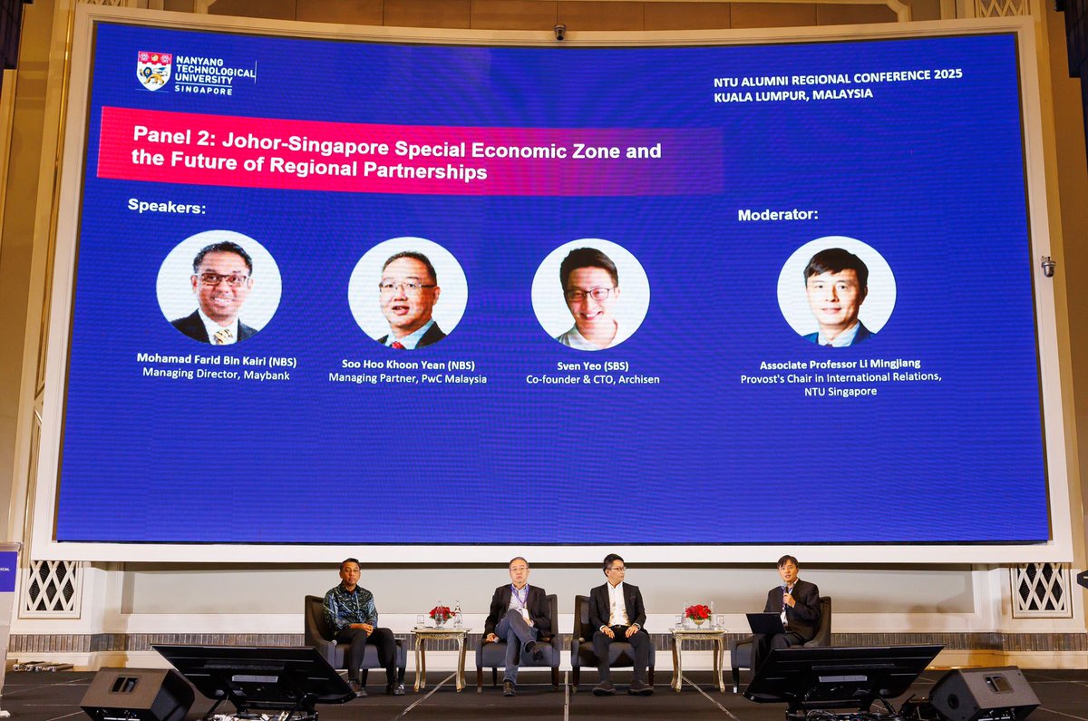 NTUsg's tweet image. At the third #NTUsg Alumni Regional Conference 2025 in Kuala Lumpur, 250 #NTUsgAlumni and industry leaders came together to exchange ideas on sustainability, innovation, and cross-border growth. It was a chance to keep learning and broaden their perspectives beyond the classroom.…