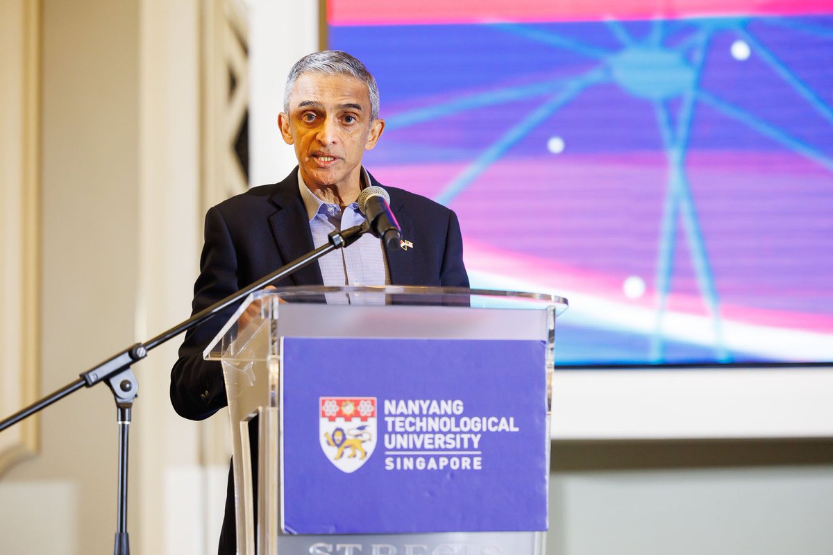 NTUsg's tweet image. At the third #NTUsg Alumni Regional Conference 2025 in Kuala Lumpur, 250 #NTUsgAlumni and industry leaders came together to exchange ideas on sustainability, innovation, and cross-border growth. It was a chance to keep learning and broaden their perspectives beyond the classroom.…