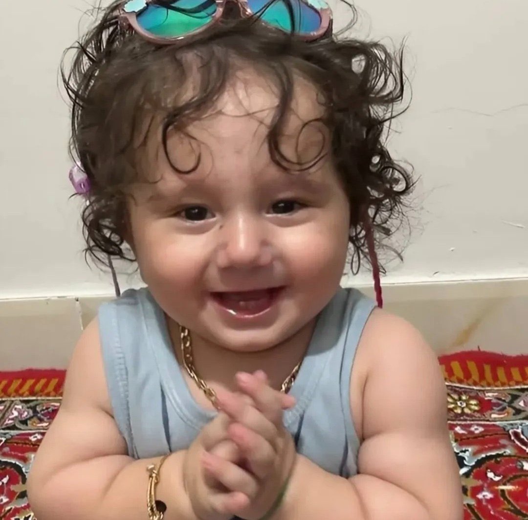 AlinejadMasih's tweet image. Look at her face.
This is Raha, a baby girl, murdered with her entire family by the Islamic Republic’s forces in the city of Khomein in Iran.
Her crime: Being born under a dictatorship that has NO mercy for its own people.
The same regime that killed 9-year-old Kian Pirfalak,…