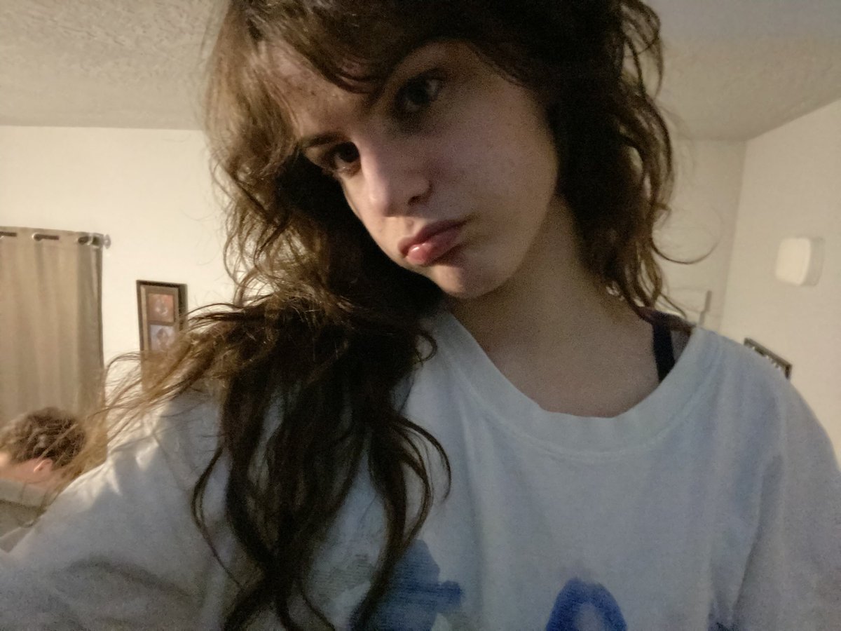 allvnom's tweet image. #yjselcaday i have no idea what that means but hi