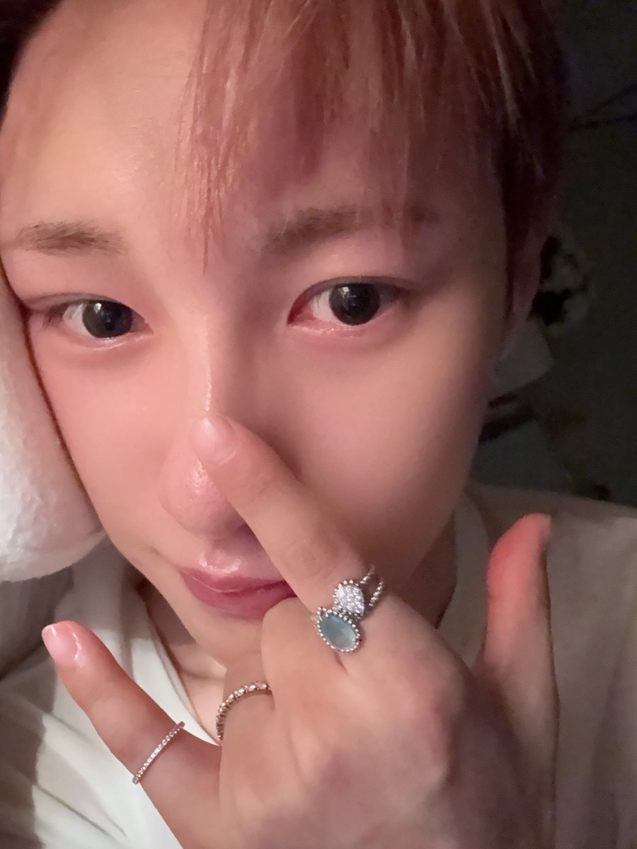 renjuns323's tweet photo. pretty barefaced renjun 🥺 https://t.co/hwitmXvmCZ