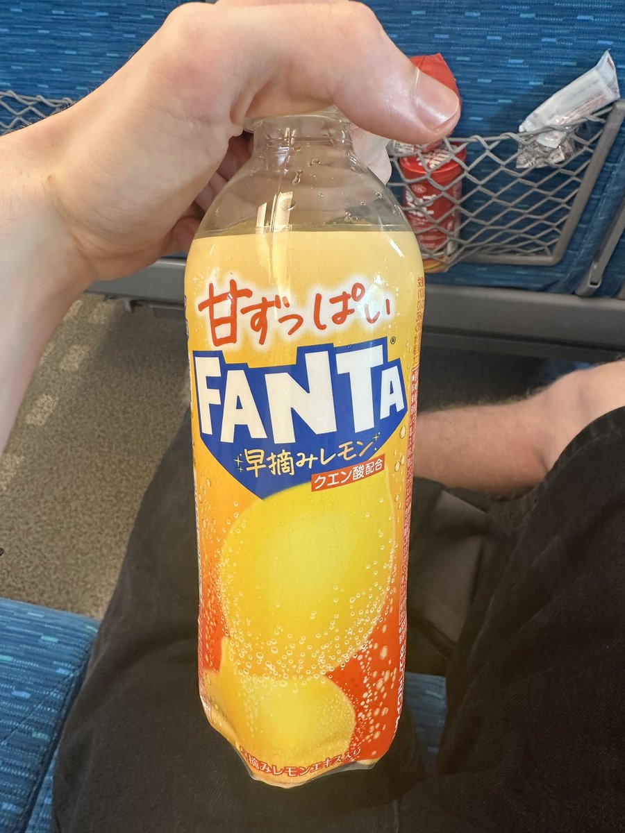 andreas50459452's tweet photo. Hej folkens. Vi startede dagen med at pakke vores ting i Osaka og derefter en lang tur i shinkansen til Tokyo. Vi tjekkede ind på hotellet tæt på lufthavnen, så vi er klar til i nat, hvor vi siger farvel til Japan🇯🇵 #dkpol #lean #fyp #fanta #lufthavn #الوليد_بن_خالد_بن_طلال https://t.co/NNwi7aWvVW