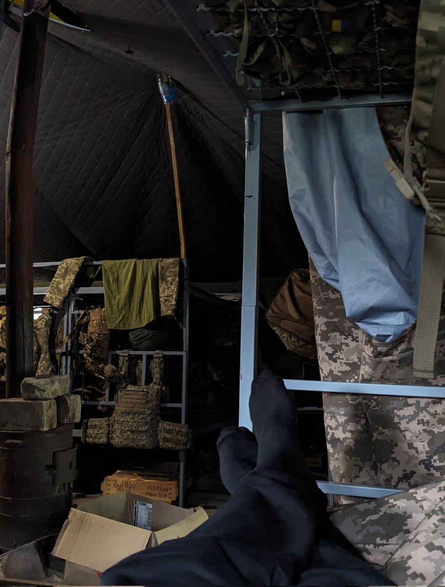 Приїхав на давно омріяні Лофотени, - літо, освіжаюче повітря, захоплюючі краєвиди, красиві апартаменти..
і... нажаль прокинувся