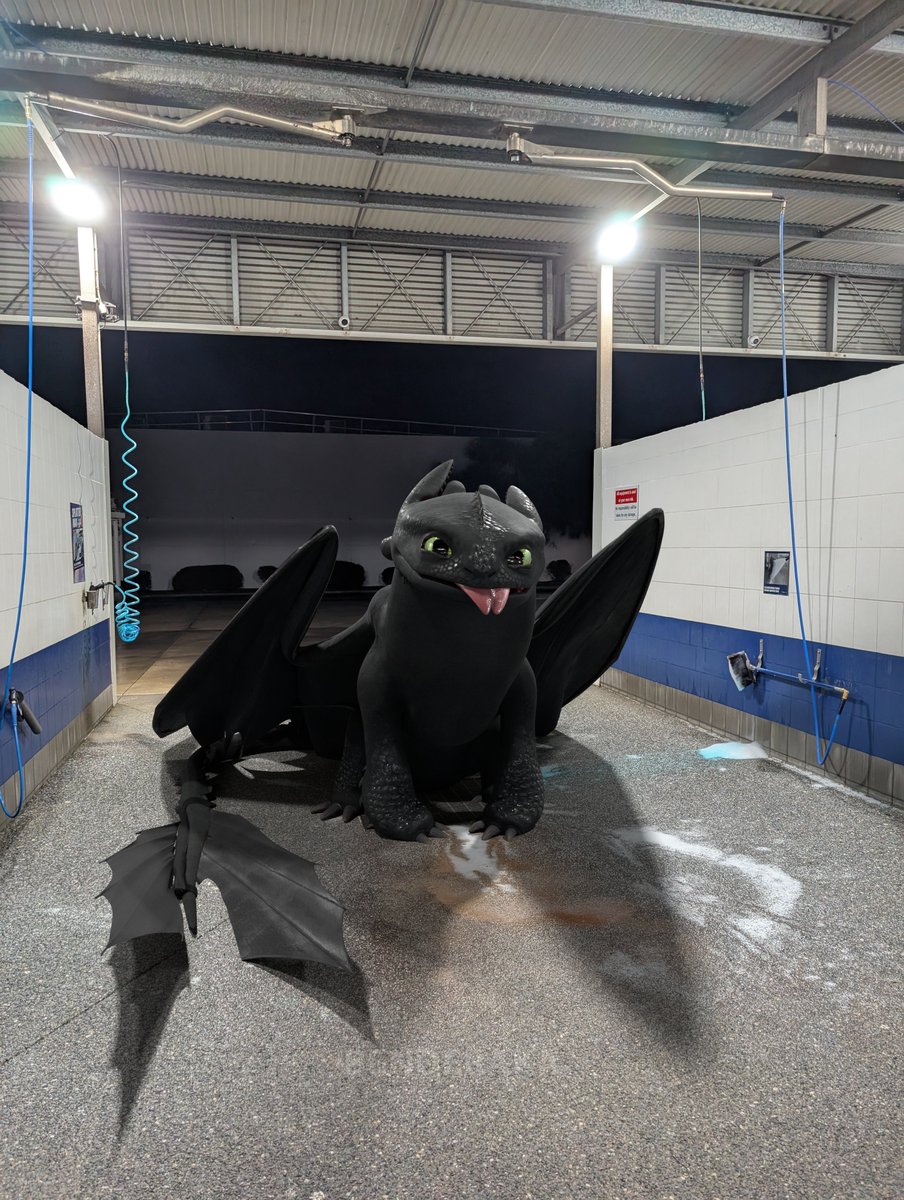 Benderaka77's tweet image. Is the car wash the right place to wash a dragon???
#Toothless #HTTYD #ToothlessIRL