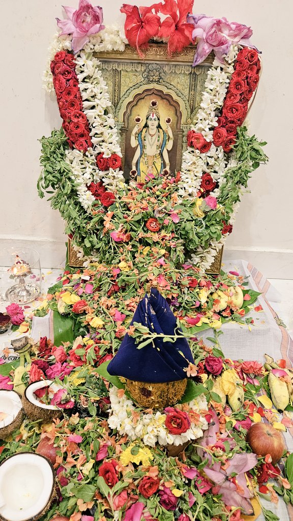 TirangaBJP's tweet image. தொடர்ந்து 679 வது முறை ஏகாதசி கிருத்திகை சிறப்பு நாளான இன்று ஸ்ரீ #சத்யநாராயணாசுவாமி பூஜை இன்று எங்கள் இல்லத்தில் நடைபெற்ற போது எடுத்த படம். 56 வருடங்களாக தொடர்ந்து ஒவ்வொரு மாதமும் #பௌர்ணமி அல்லது #ஏகாதசி என்று இந்த பூஜை நடைபெறும் இந்த பூஜையில் பங்கேற்க விருப்பமுள்ளார்கள் என்னை…