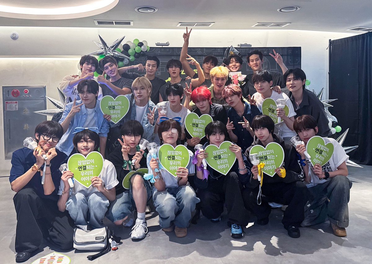 STARSHIPent's tweet image. MONSTA X ♾ CRAVITY ♾ IDID
@ 2025 MONSTA X CONNECT X
⠀
STARSHIP ENT BOY GROUP CONNECT 🚀💚
⠀
#MONSTAX #몬스타엑스 @OfficialMONSTAX
#CRAVITY #크래비티 @CRAVITYstarship
#IDID #아이딧 @IDID_starship
#STARSHIP #스타쉽