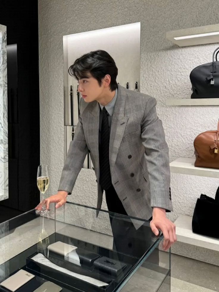 aidenhalf's tweet image. Haduh anak ini kesenangan belanjanya nurun dari papanya. Kesenangan motornya dari daddy nya 😮‍💨

Penyihir kok suka otomotif. Mudah mudahan ga kenal mobil dulu