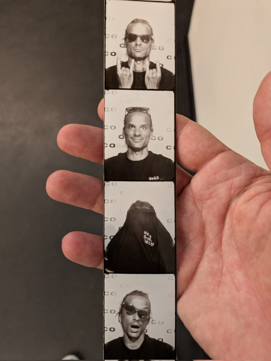 ThomasR_SupDup's tweet image. Thank you America Haus and @coberlin.
Happy 25 years.