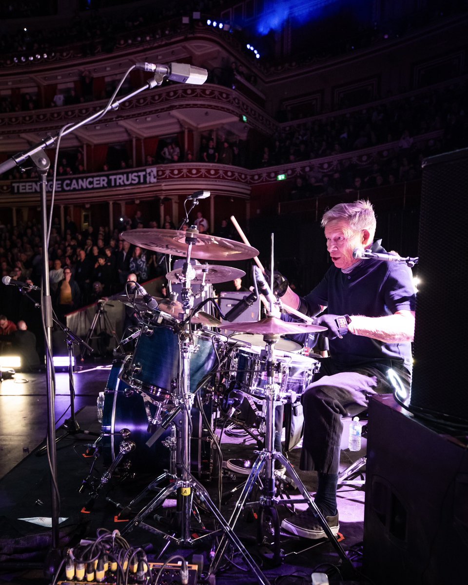 happy birthday to the man who's been keeping punk in time for 50 years!! Paul Cook see you on stage at Festival des Vieilles Charrues tonight, legend.