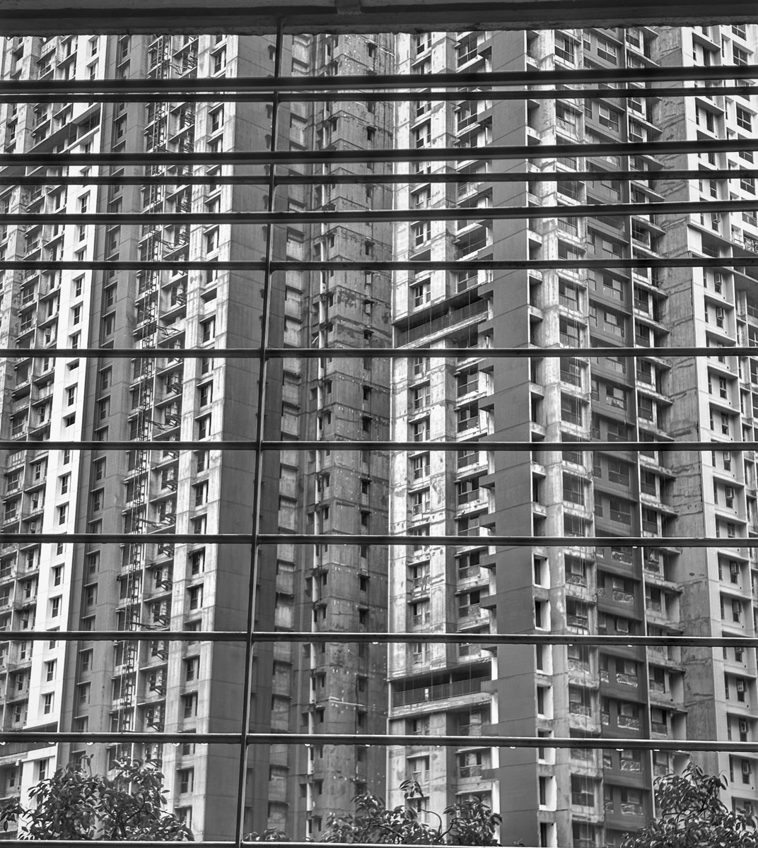 sattaiyer's tweet photo. #windowtowindows
नीला आसमाँ खो गया
#skyrise #realty #construction #cosmopolitan #mumbai #blackandwhite #monochrome #nft #opensea #lifestyle https://t.co/H4vuRnbjUT