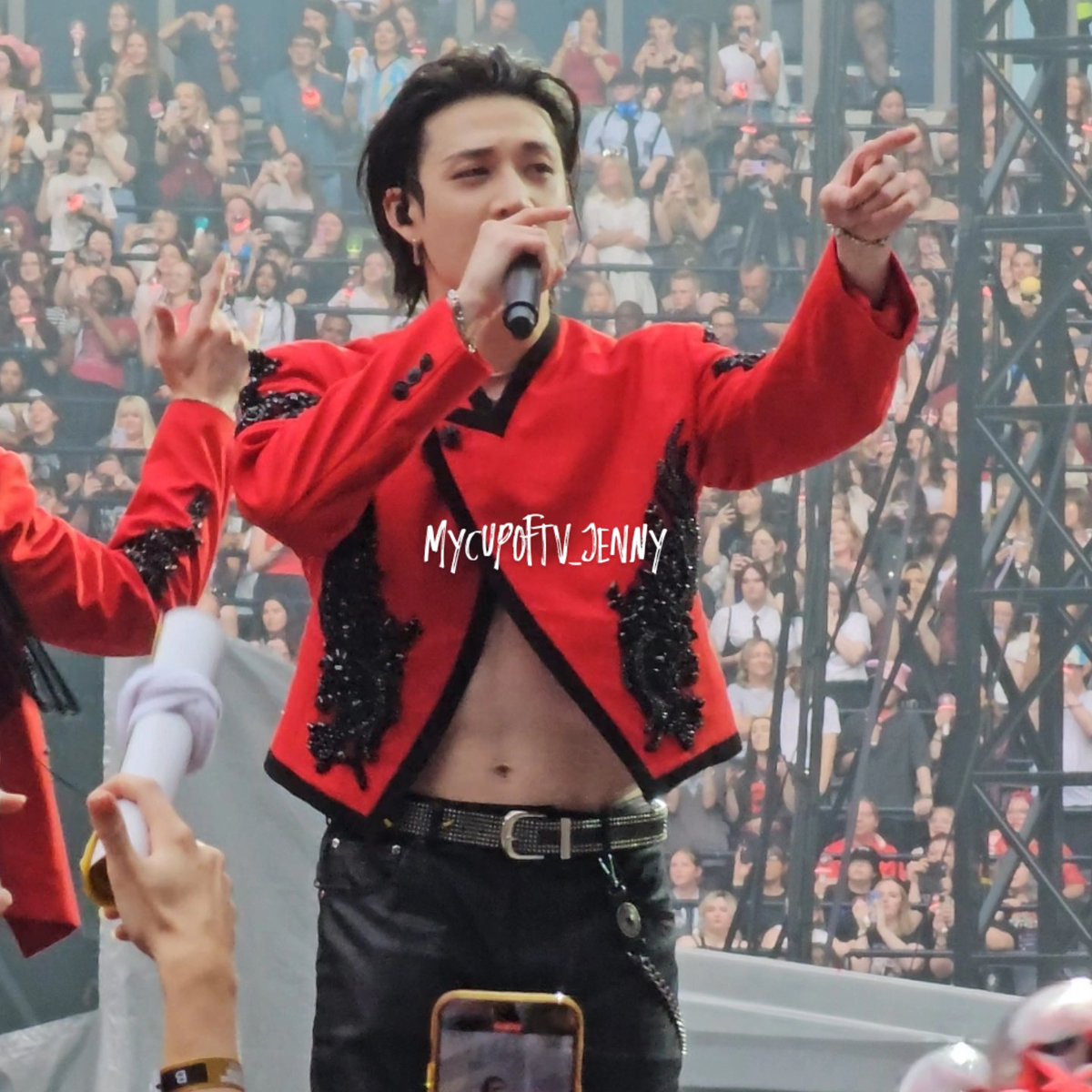 The one and only... Abs... I mean Chan! 😍 #StrayKids #straykidslondon #StrayKids_dominATE #StrayKidsInUK #BANGCHAN #straykidschan #SKZ