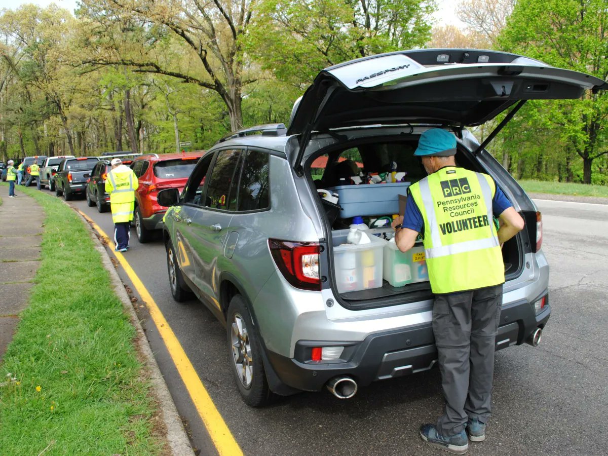 ThePUPNews's tweet image. From the @PGHGuild Sunday strike "paper," Ed Blazina reports on how the @PA_Turnpike reduced work-zone crashes by more than 20%. Official: “It wasn’t any one thing." Plus, sign up with @PRC_Litterbug to recycle your household chemicals and difficult junk: unionprogress.com