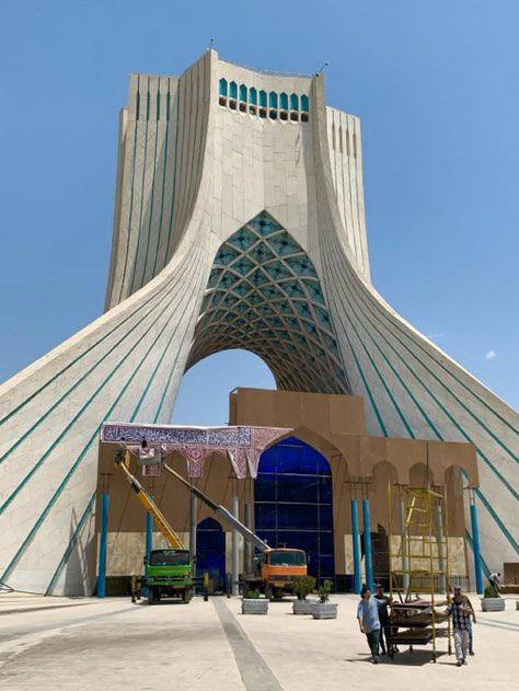 Shahin_Mobram's tweet image. شهرداری تهران در حرکتی عجیب داره برج آزادی تهرانو که یکی از نماد های ایرانه رو تبدیل به رستوران میکنه ...👀
🔸طبق گزارشات بخاطر اربعینه