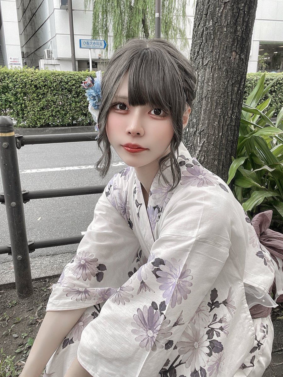 月明かりが世界を照らすとき、
月を照らしてるのは太陽で、
その太陽を照らしてるのが

俺

なので月明かりも元を辿れば
俺の輝き
