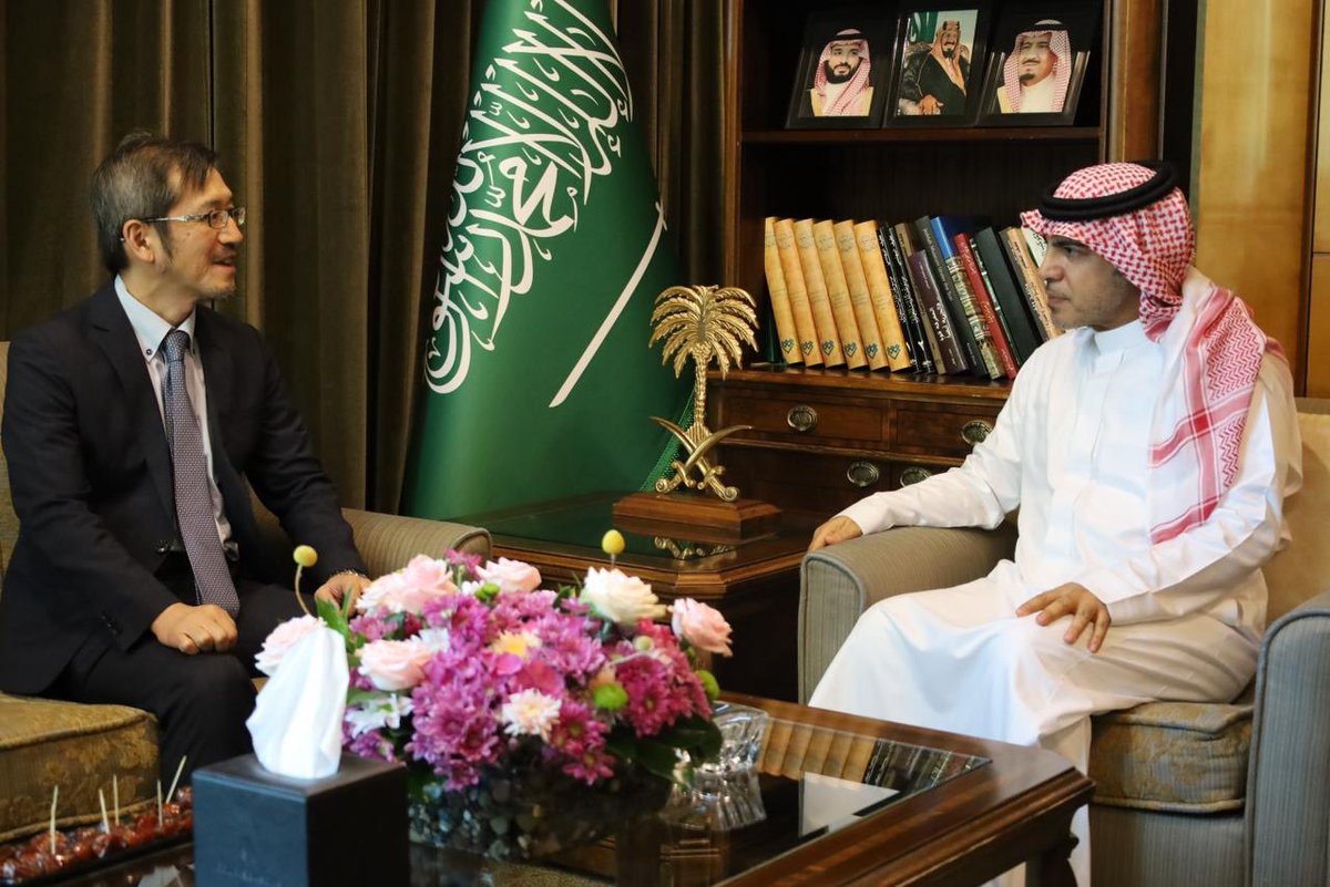 ksaembsy's tweet image. استقبل سعادة سفير خادم الحرمين الشريفين في سوريا د. #فيصل_المجفل، سعادة القائم بأعمال سفارة دولة اليابان في سوريا السيد أكيهيرو تسوجي. وجرى خلال اللقاء مناقشة الموضوعات ذات الاهتمام المشترك.