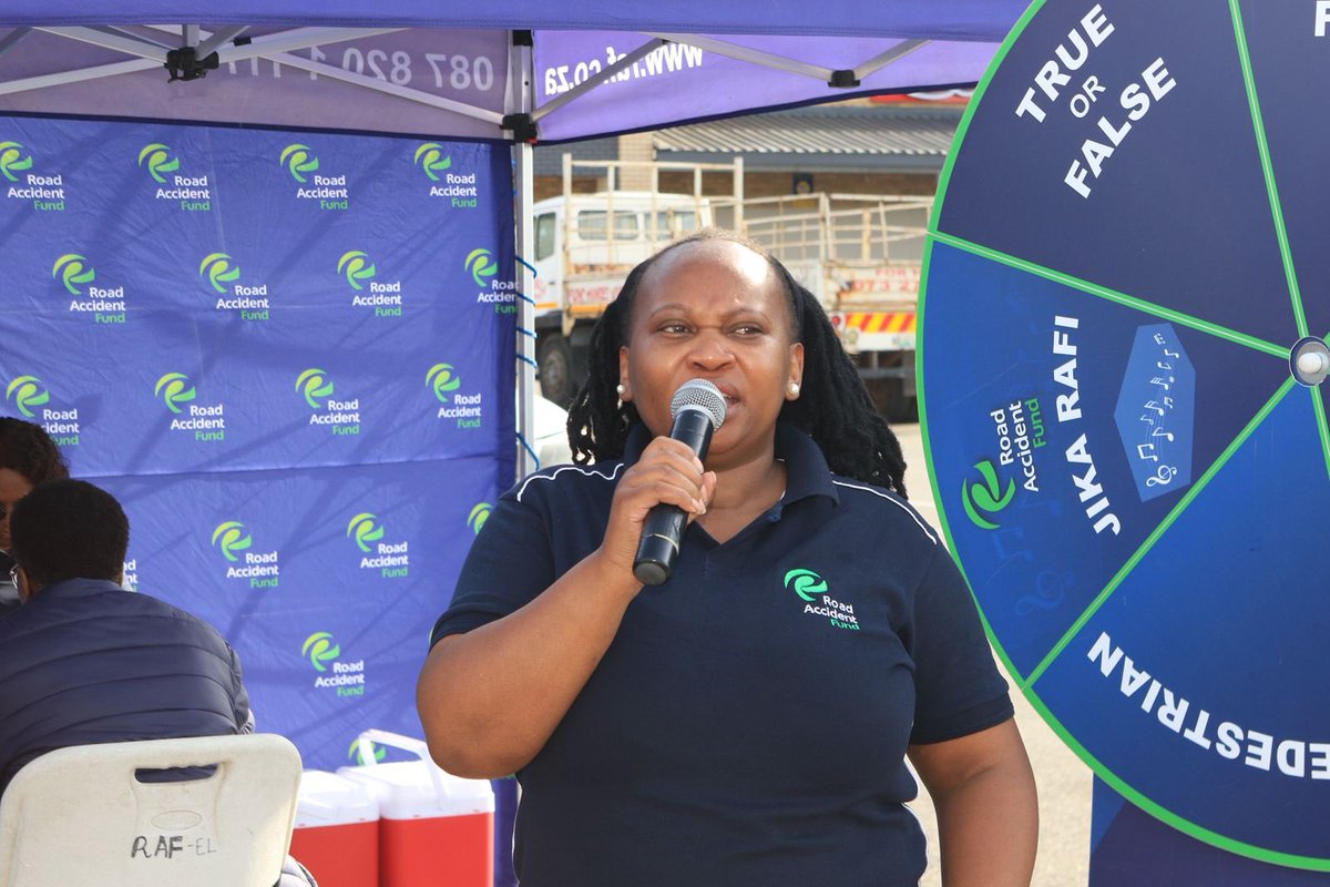 RAF_SA's tweet image. Day 2 at Ziyabuya Shopping Complex in PE. Brenda Moni from our Port Elizabeth office delivered a powerful session, educating both @nkqubela_fm listeners and the local community on the Road Accident Fund’s products and services.
#ICare²