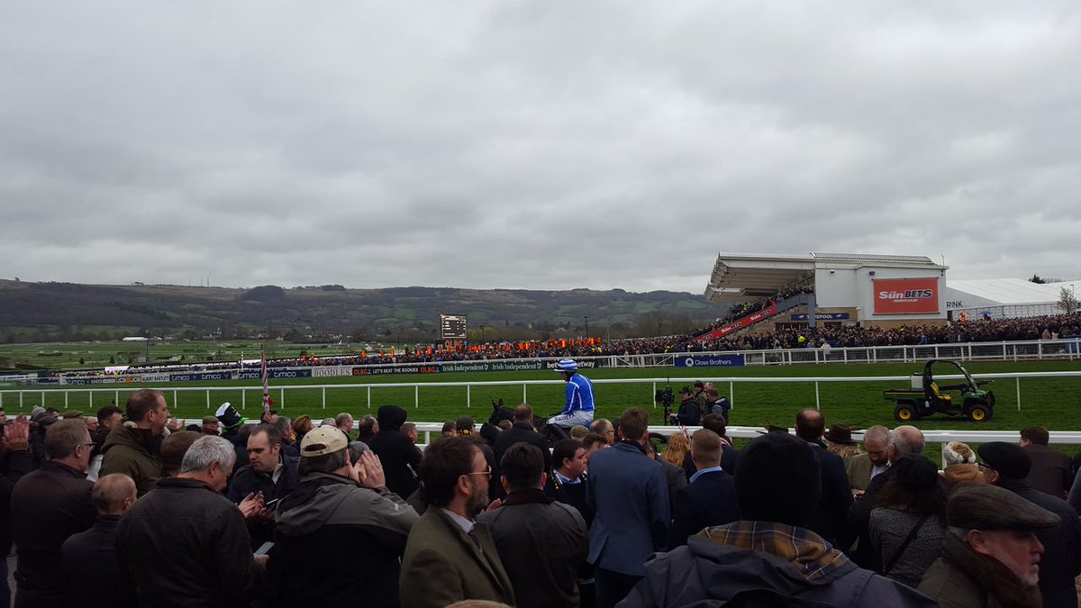 RoadCheltenham's tweet image. 🏇 Already have racecourse trips booked for next season:
- @Chepstow_Racing
- @FfosLasRC
- @HerefordRaces
- @haydockraces
- @CheltenhamRaces
- @WarwickRaces
- @punchestownrace
- @LeopardstownRC
👀 A stable tour or two hopefully to come - excited to bring lots of jumps content.