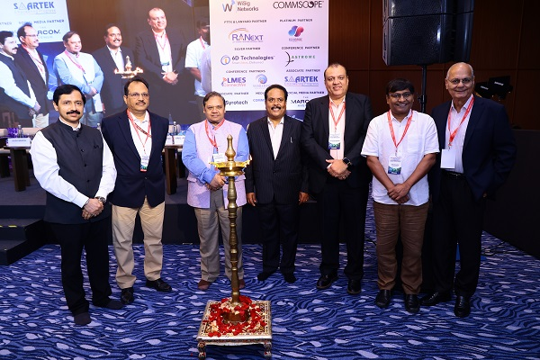 neuralExpl0rer tweet picture