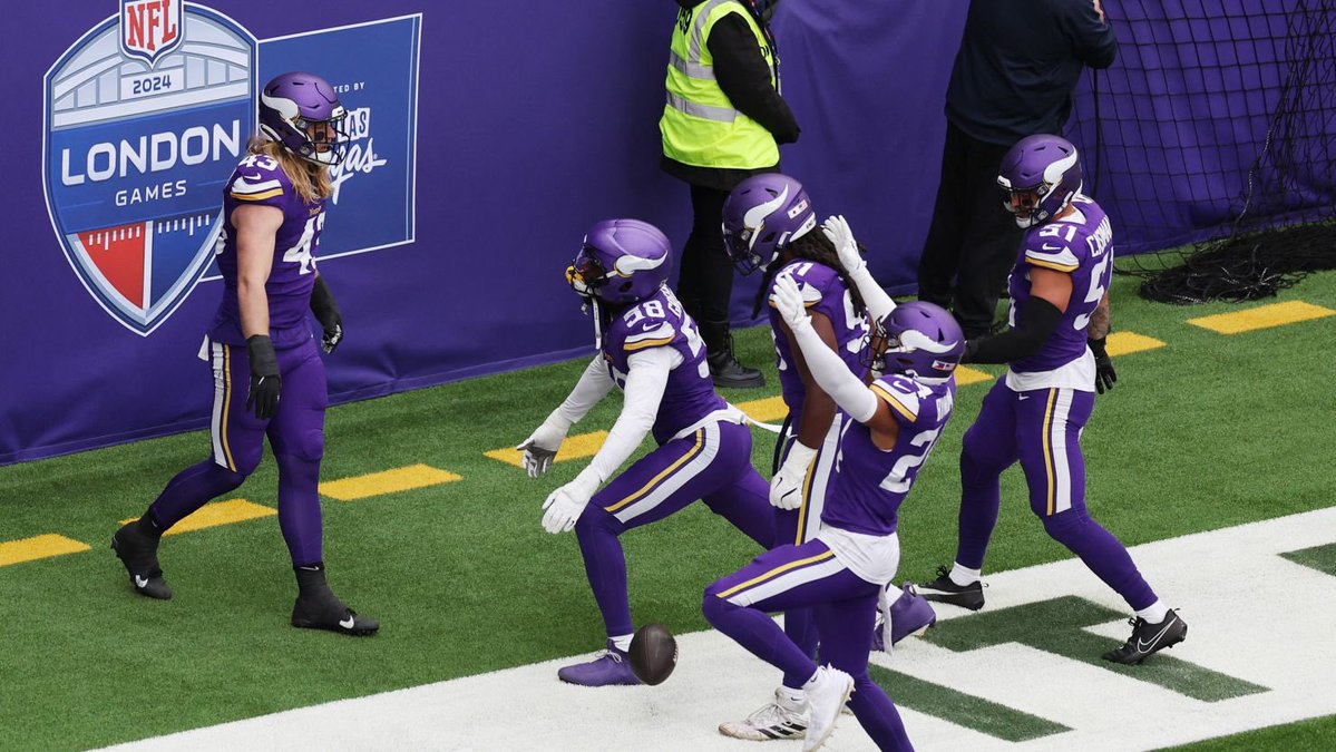 SleeperVikings's tweet image. The Vikings are undefeated in international games, going 4-0 in exhibitions between 1983 and 1994 and 4-0 in regular season matchups (2013, 2017, 2022, 2024).
The team plays back to back games in Dublin and London looking to keep the streak alive.