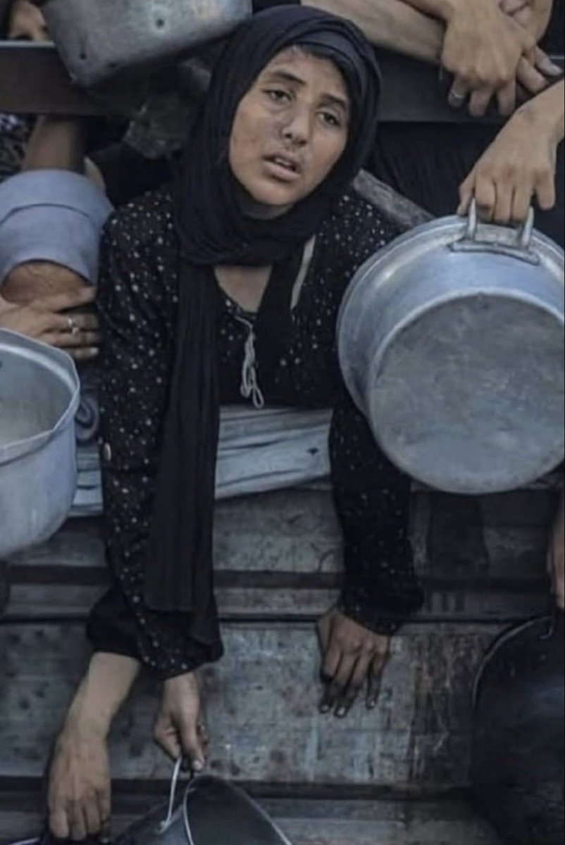 سالتكم بلله اذا كان عندكم ضمير شاركوها 
غزة تموت جوعا يا امة المليار 

#غزة_تموت_جوعا