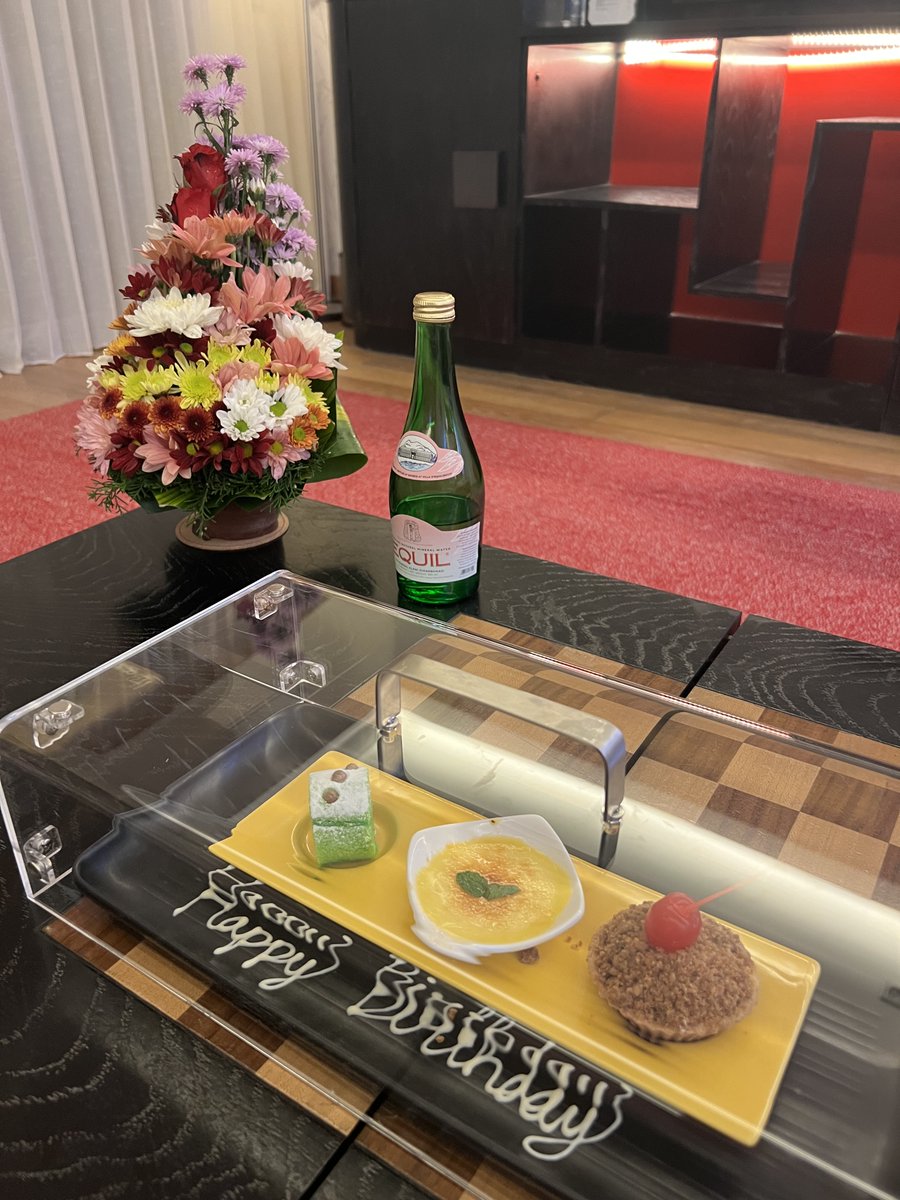 Got flowers? Check. Birthday vibes? Check.

Happy Birthday to me? Absolutely! #bali