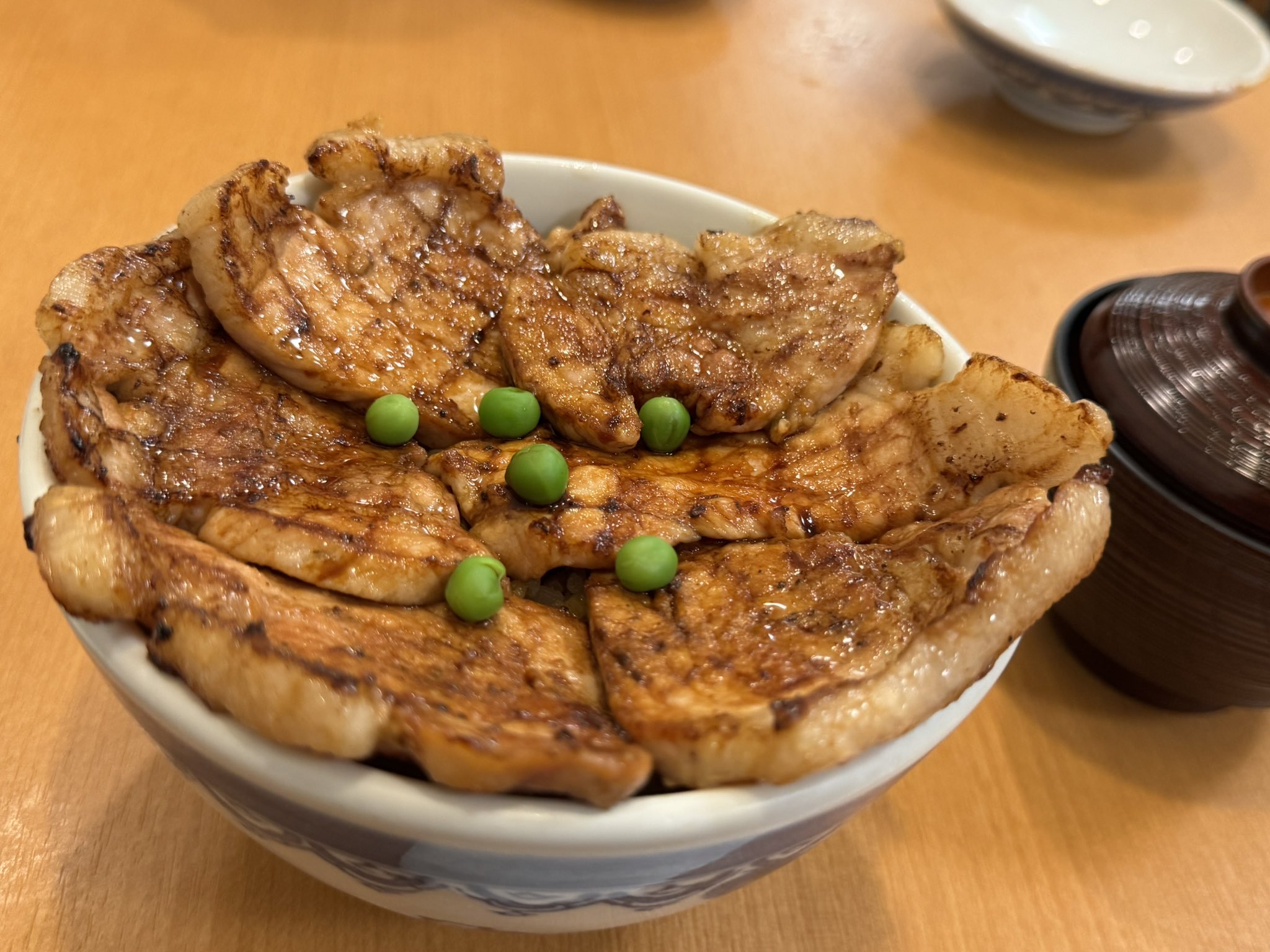 大特￥10700　1食分￥89　激レアさがんもんの豚骨とんこつ＆激辛豚 特製鬼濃豚骨 | 茨城豚骨 とんこつ家本店 | LINE Official Account