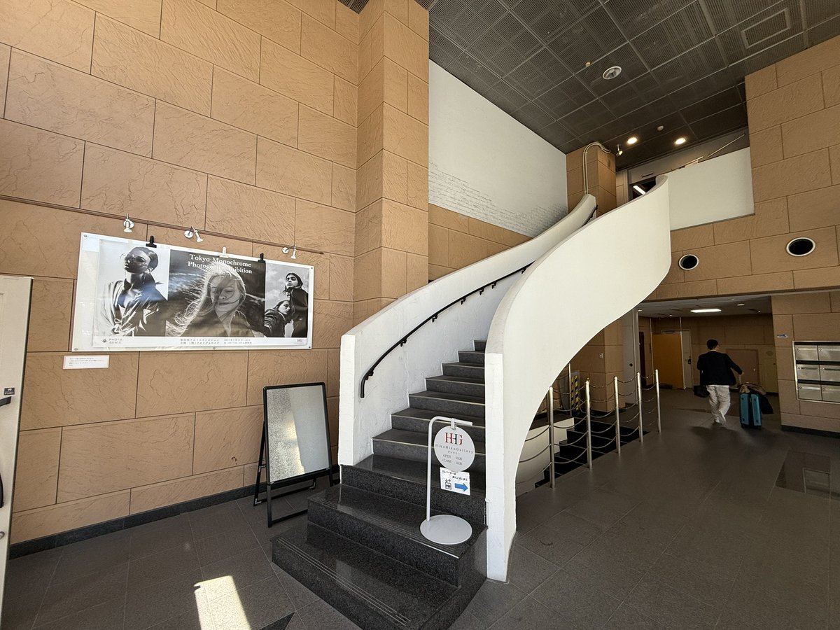 GABA_MUSES's tweet photo. 東京モノクローム展ご来場頂いた方々からありがとうございました！

モノクロだけの展示会は初めてでしたが、色紙無い分、皆さんの写真から語られるメッセージが深くとても楽しめました！

来年も機会あればまた参加させて頂きたいです😊

ご協力頂いたまゆめさん（@mayume73 ）ありがとうございました♪