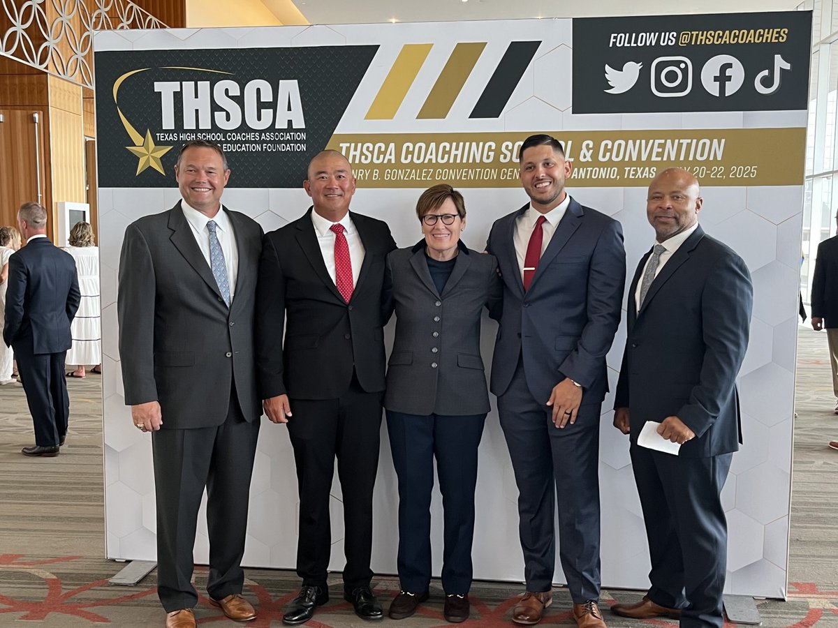 A wonderful night @ the ⁦<a href="/THSCAcoaches/">THSCA</a>⁩ Hall of Honor Banquet spent with this great team of ⁦<a href="/sbisdathletics/">Spring Branch ISD Athletics</a>⁩ leaders! So fortunate to work along side each one of them! When I count my blessings, I count them tenfold! Deep gratitude.