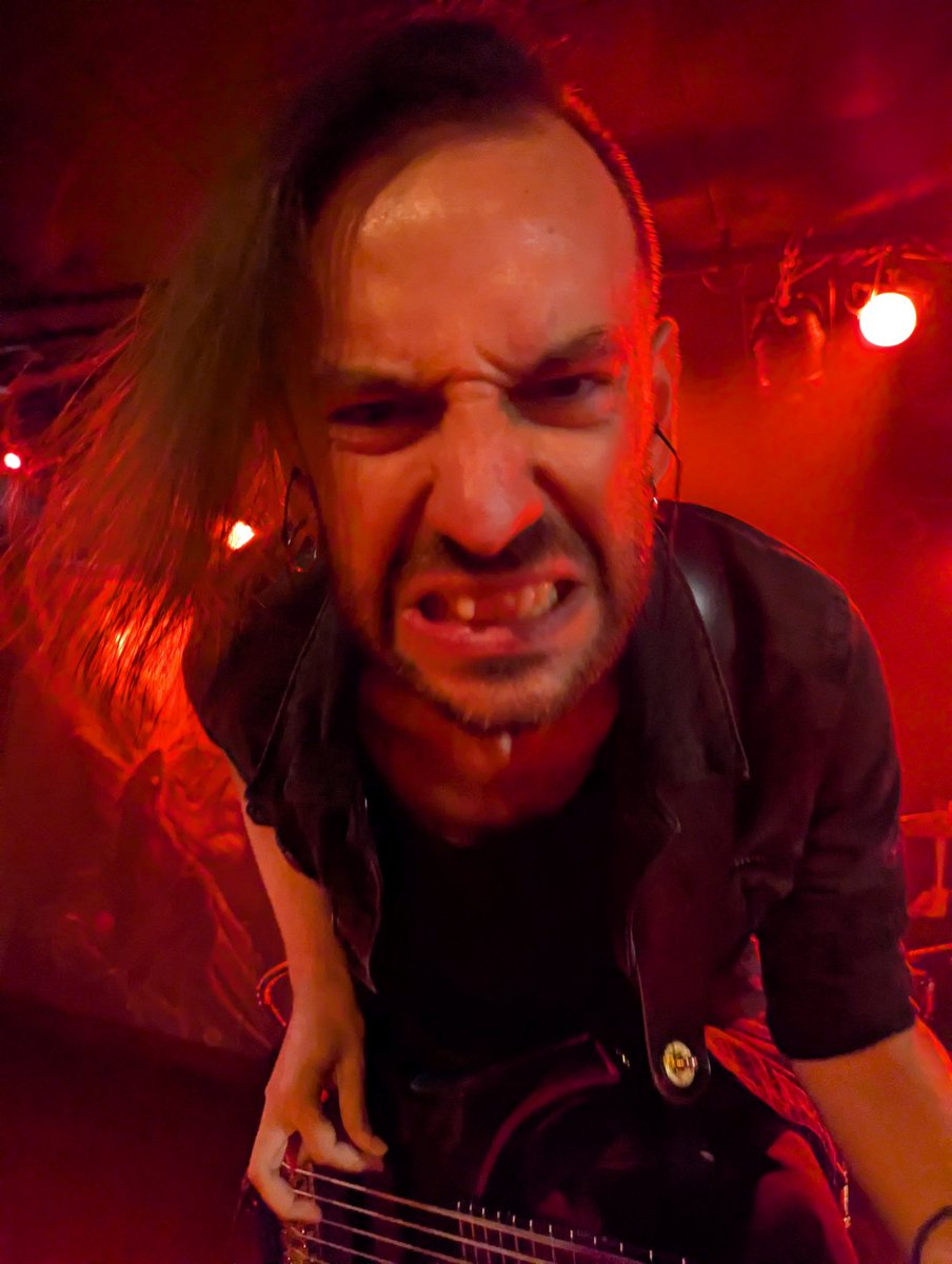 kodokunopan's tweet image. イタリアのブルデスバンドHideous Divinityのライブ、とんでもないものを見せてもらいました。Ingestedキャンセルからの急な来日にも関わらず、圧倒的な迫力!また戻ってくると言ってたので、再来日待ってますよ。
#HideousDivinity