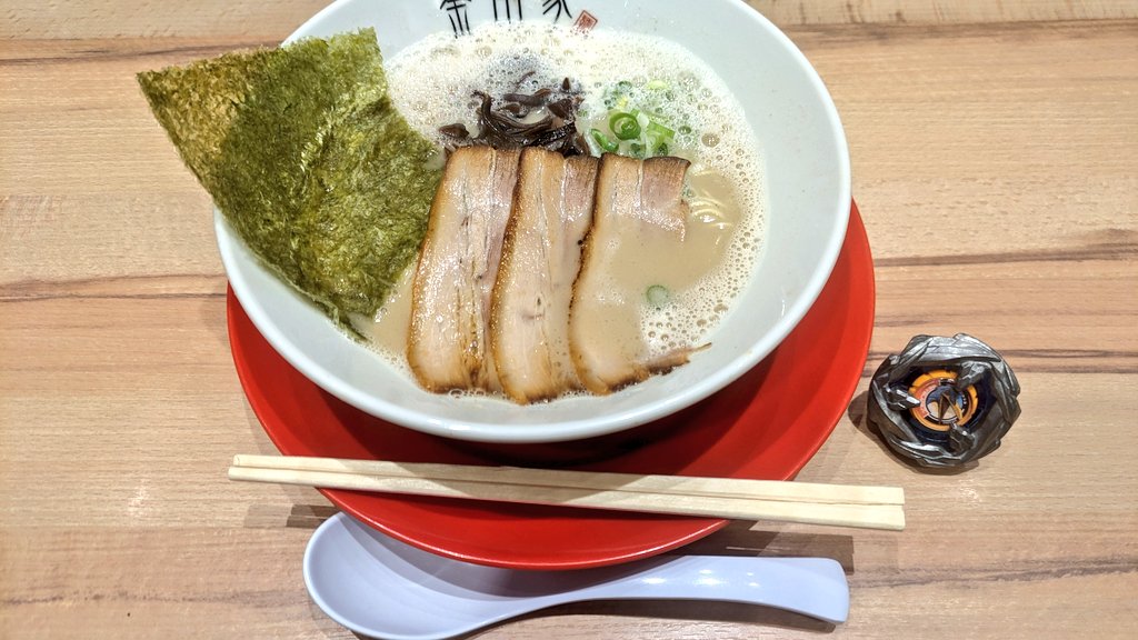 いつぶりのベイ回したからね
新たな愛機を手にベイ復帰...かもしれない！
行くぞ！！蘇ったケツァル！！？