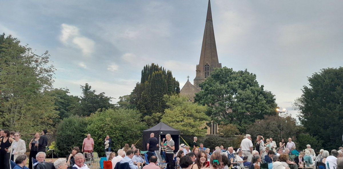 Castafi0re's tweet image. Salieri&apos;s comic #opera La Locanderia was the last production that Bampton Classical Opera company will hold in the Deanery gardens, but there will be plenty in other venues.
Read review here.
@bamptonopera 
@OperaSpy
@operaclubpera
oxfordprospectarts.com/articles/salie…